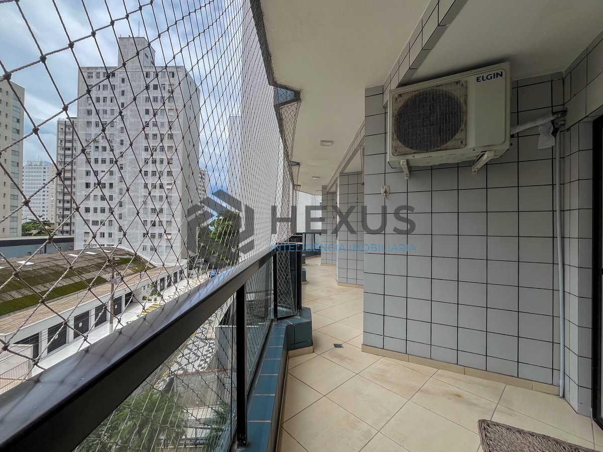 Foto 10 de Apartamento com varanda e lazer a 80m da Praia das Pitangueiras, Guaruja