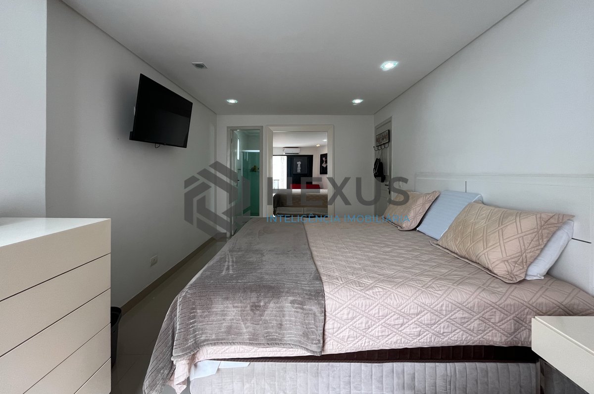 Foto 20 de Apartamento com varanda e lazer na Praia das Pitangueiras, Guaruja