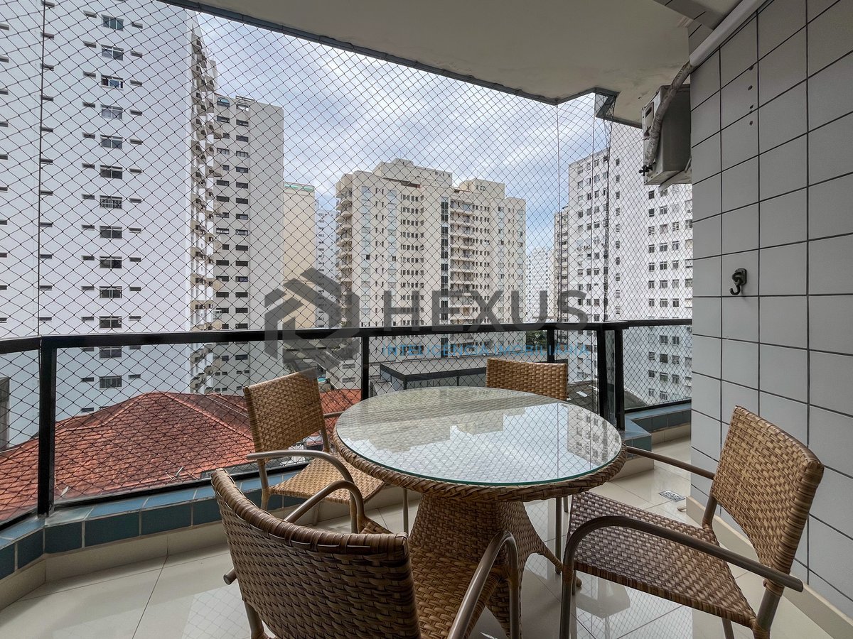 Foto 3 de Apartamento com varanda e lazer na Praia das Pitangueiras, Guaruja