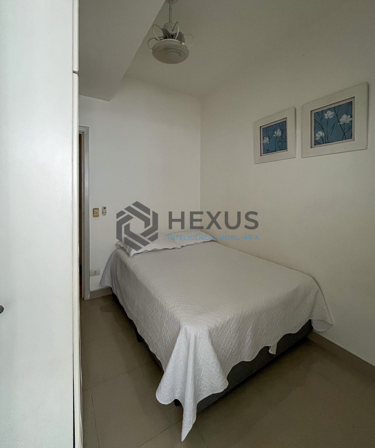Foto 30 de Apartamento com varanda e lazer na Praia das Pitangueiras, Guaruja