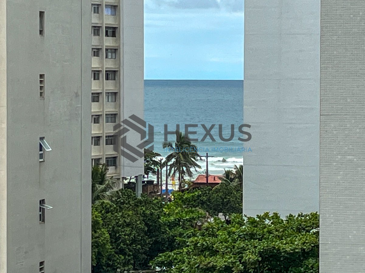 Foto 5 de Apartamento com varanda e lazer na Praia das Pitangueiras, Guaruja