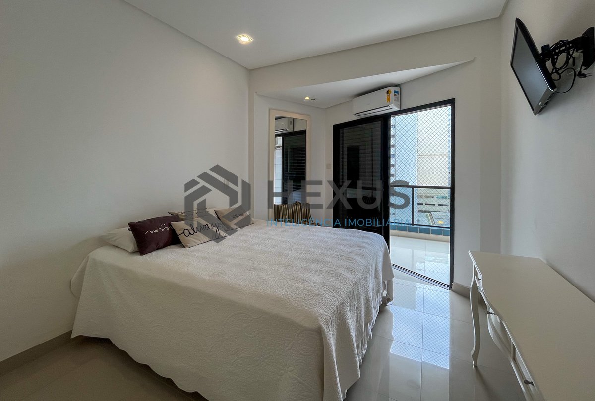 Foto 10 de Apartamento com varanda e lazer na Praia das Pitangueiras, Guaruja
