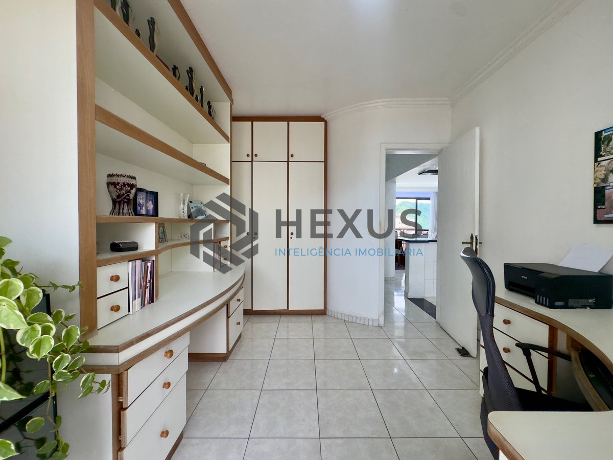 Foto 15 de Apartamento com varanda vista mar e lazer na beira mar da Praia do Tombo, Guaruja
