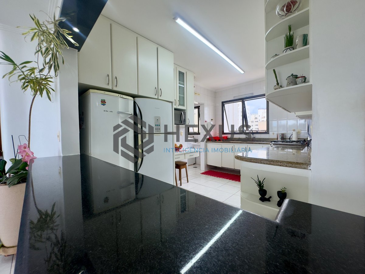 Foto 33 de Apartamento com varanda vista mar e lazer na beira mar da Praia do Tombo, Guaruja