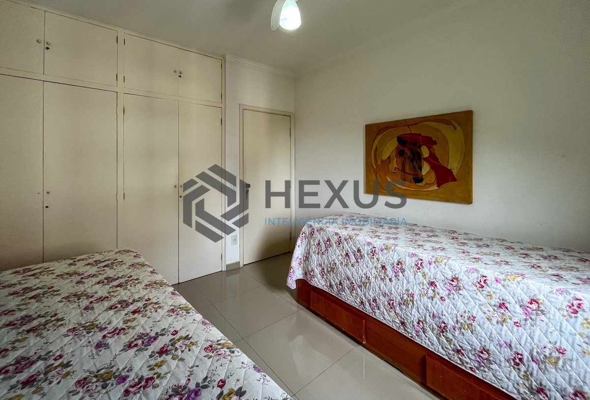 Foto 18 de Apartamento com varanda vista mar na Praia das Pitangueiras, Guaruja