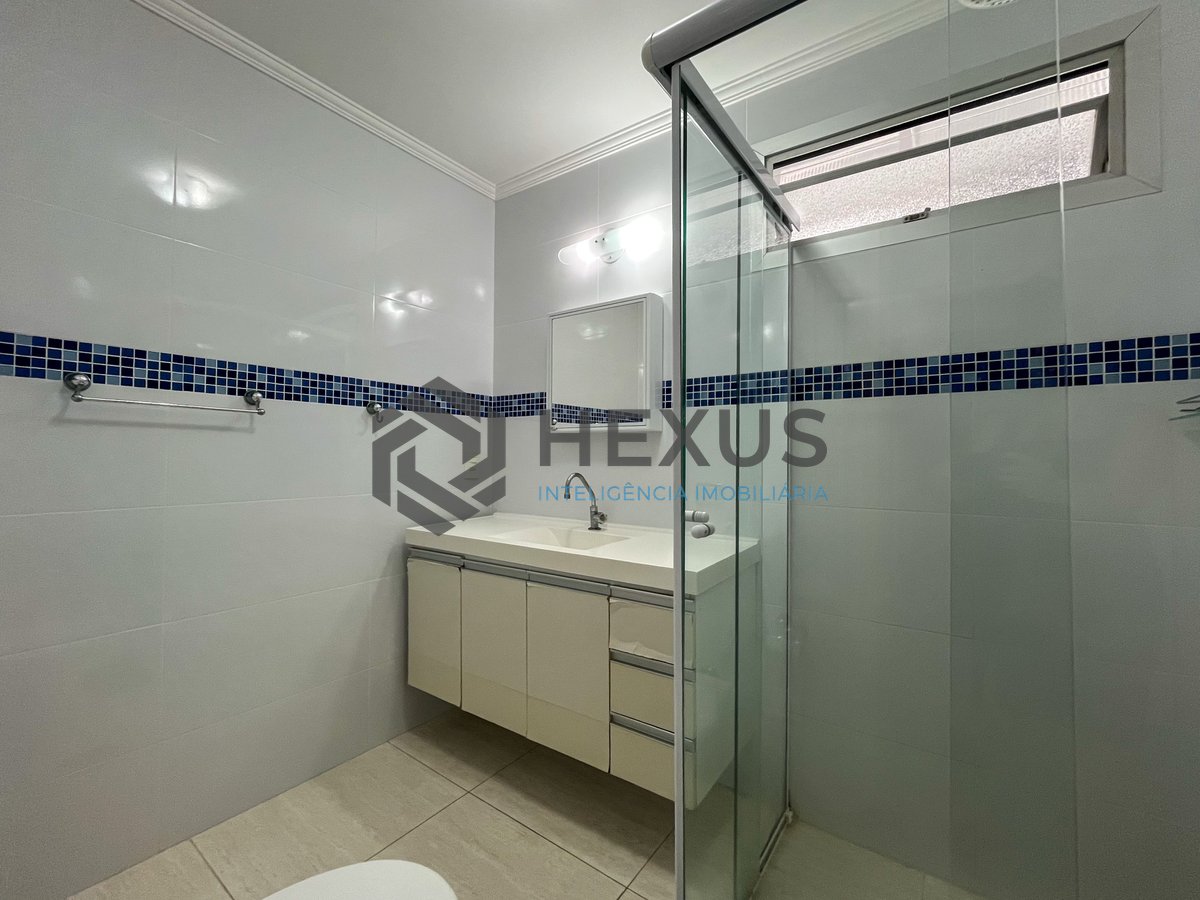Foto 21 de Apartamento com varanda vista mar na Praia das Pitangueiras, Guaruja