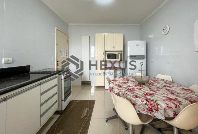 Foto 27 de Apartamento com varanda vista mar na Praia das Pitangueiras, Guaruja