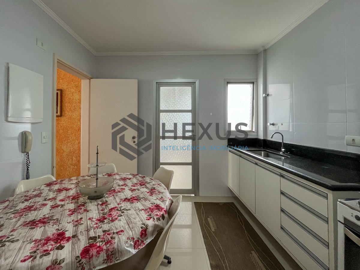 Foto 28 de Apartamento com varanda vista mar na Praia das Pitangueiras, Guaruja