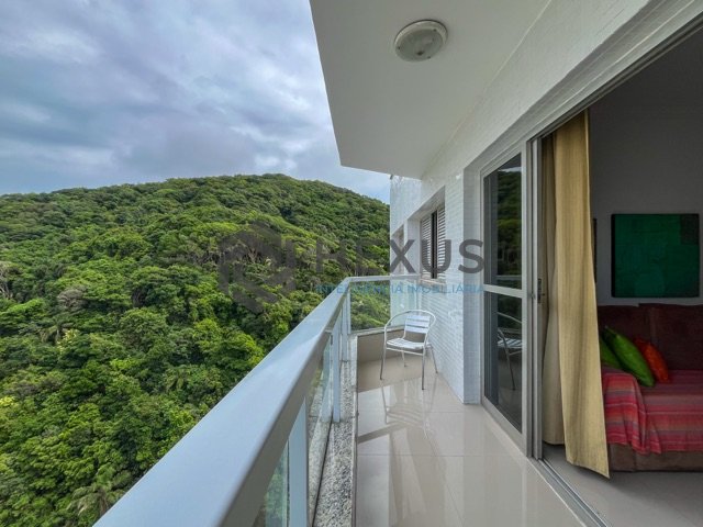 Foto 8 de Apartamento com varanda vista mar na Praia das Pitangueiras, Guaruja