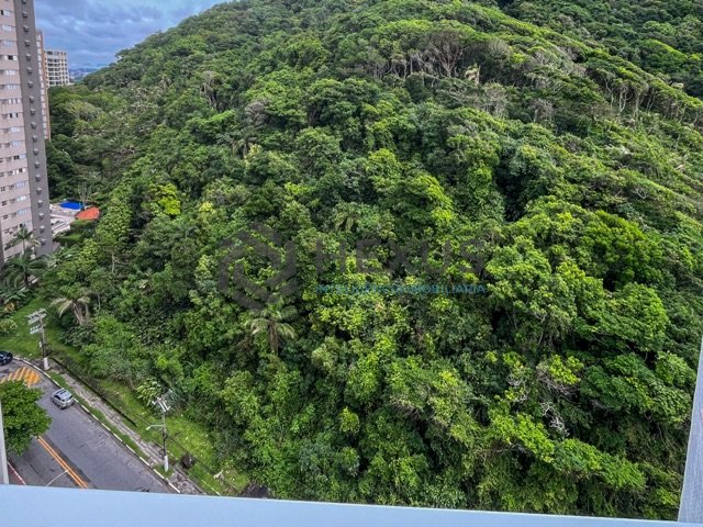 Foto 9 de Apartamento com varanda vista mar na Praia das Pitangueiras, Guaruja