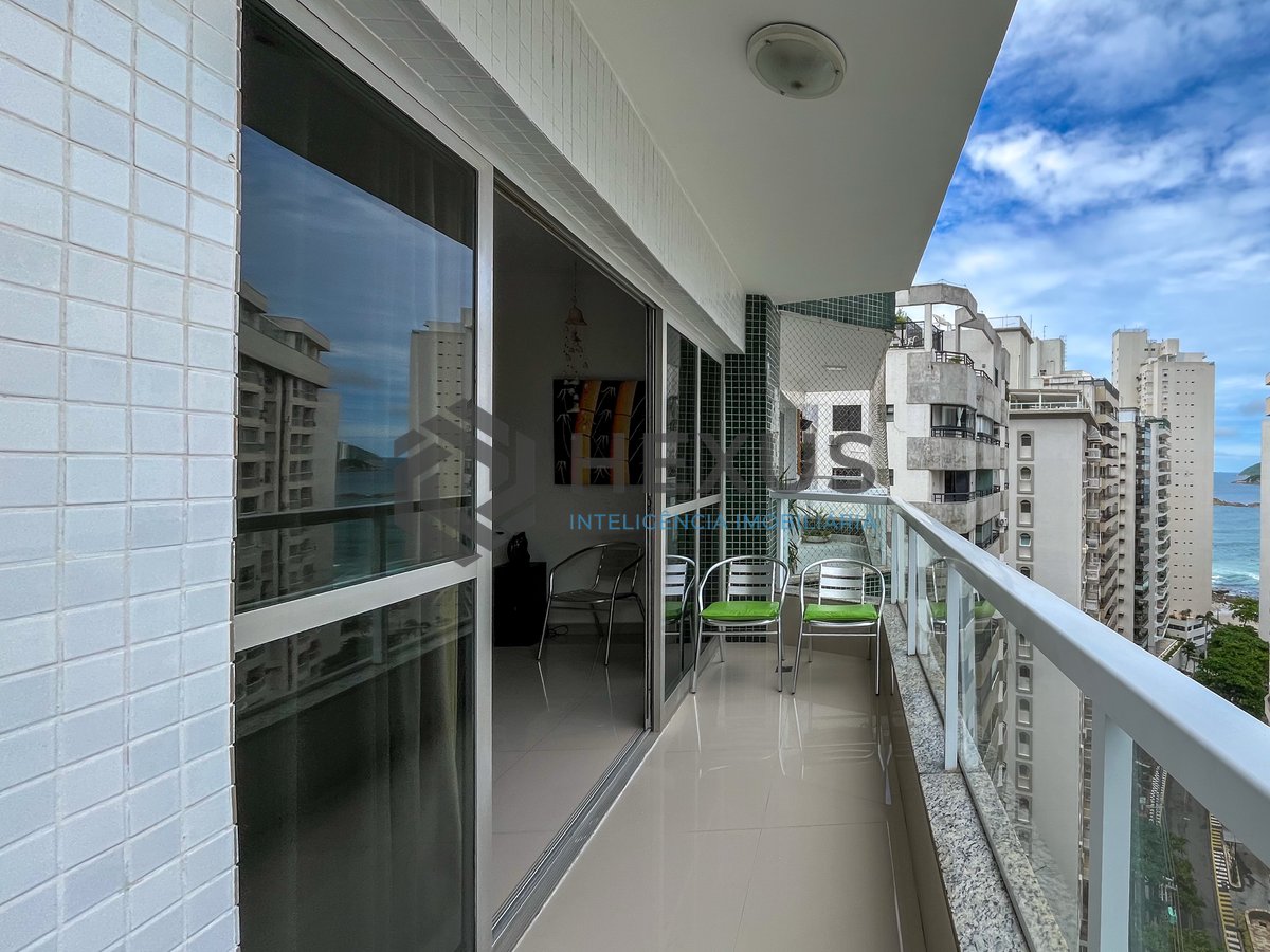 Foto 10 de Apartamento com varanda vista mar na Praia das Pitangueiras, Guaruja
