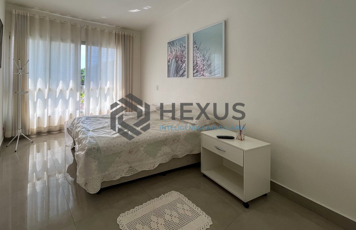 Foto 28 de Apartamento com varanda vista mar na beira mar da Praia das Pitangueiras, Guaruja