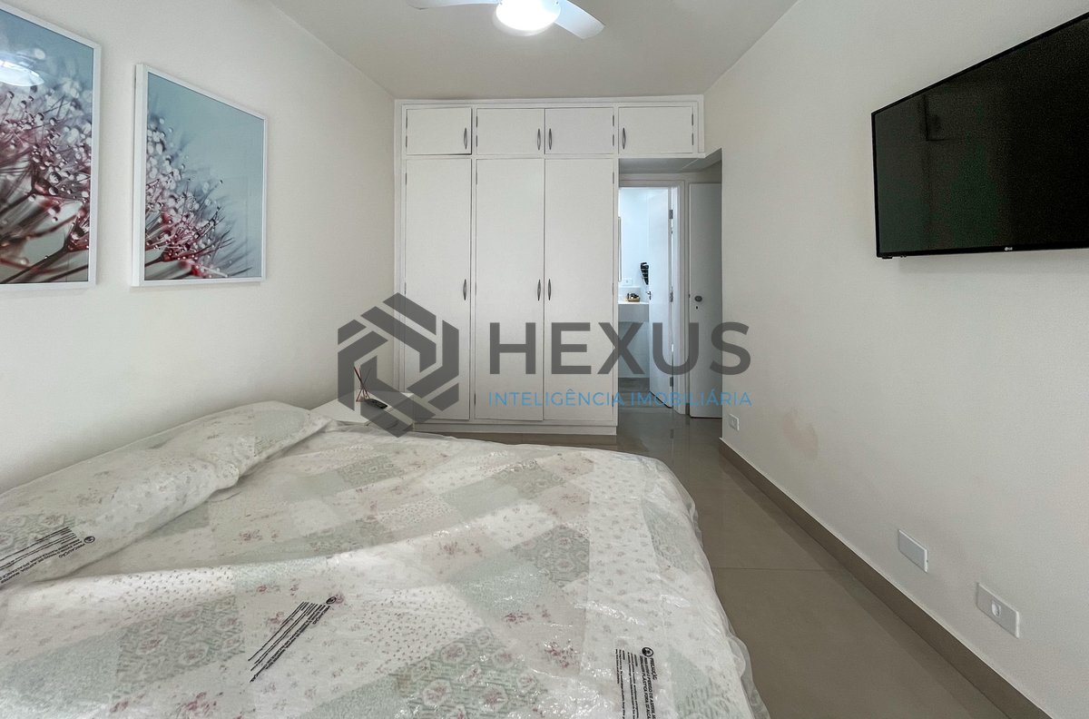 Foto 30 de Apartamento com varanda vista mar na beira mar da Praia das Pitangueiras, Guaruja