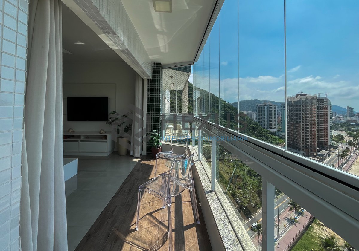 Foto 4 de Apartamento com varanda vista mar na beira mar da Praia das Pitangueiras, Guaruja