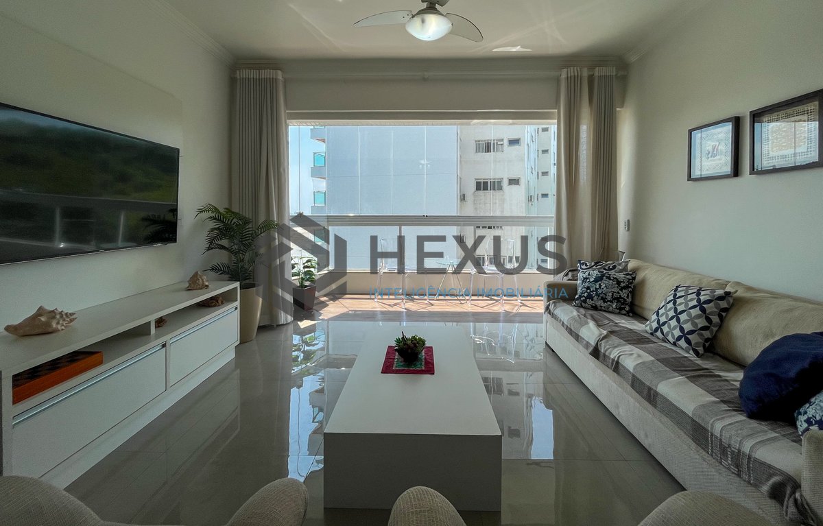 Foto 6 de Apartamento com varanda vista mar na beira mar da Praia das Pitangueiras, Guaruja