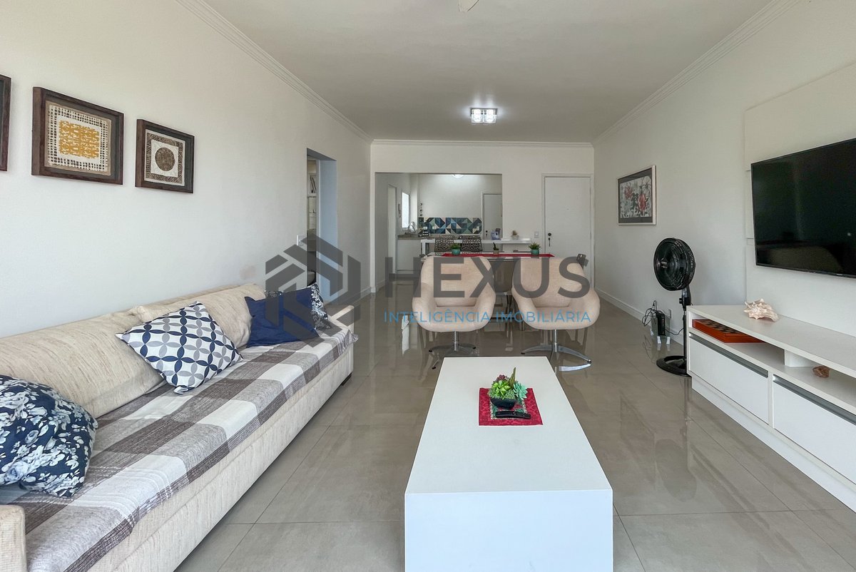 Foto 9 de Apartamento com varanda vista mar na beira mar da Praia das Pitangueiras, Guaruja