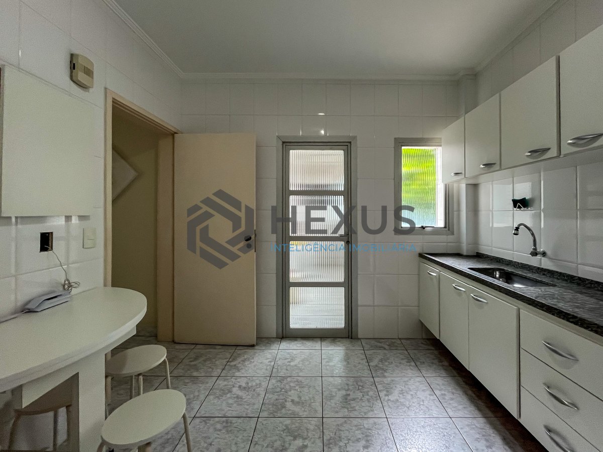 Foto 24 de Apartamento com varanda na Praia das Pitangueiras, Guaruja