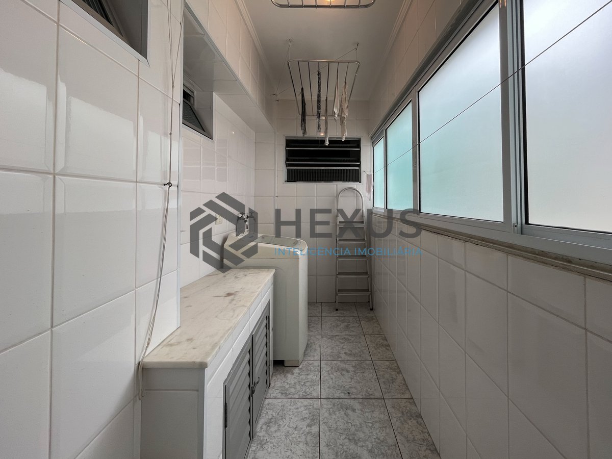 Foto 25 de Apartamento com varanda na Praia das Pitangueiras, Guaruja
