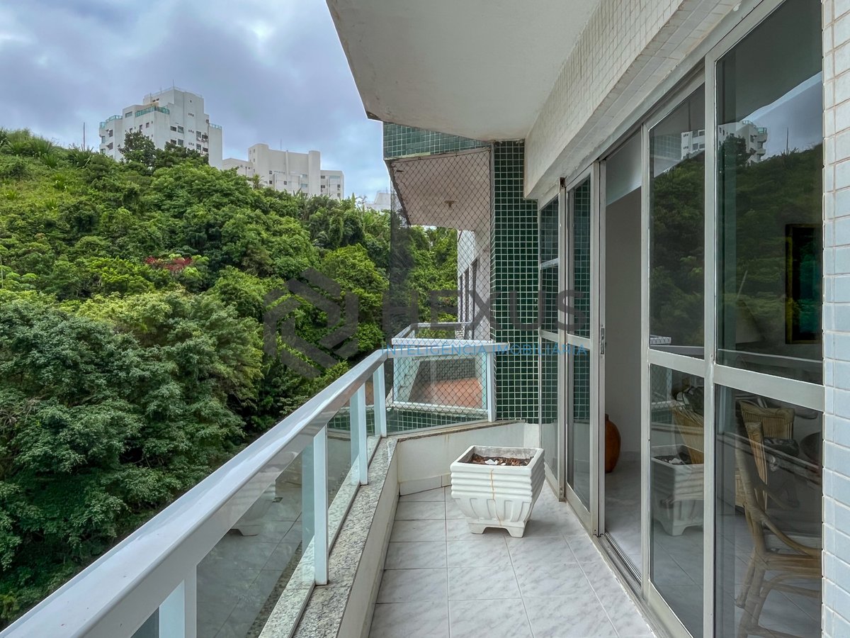 Foto 12 de Apartamento com varanda vista mar na beira mar da Praia das Pitangueiras, Guaruja