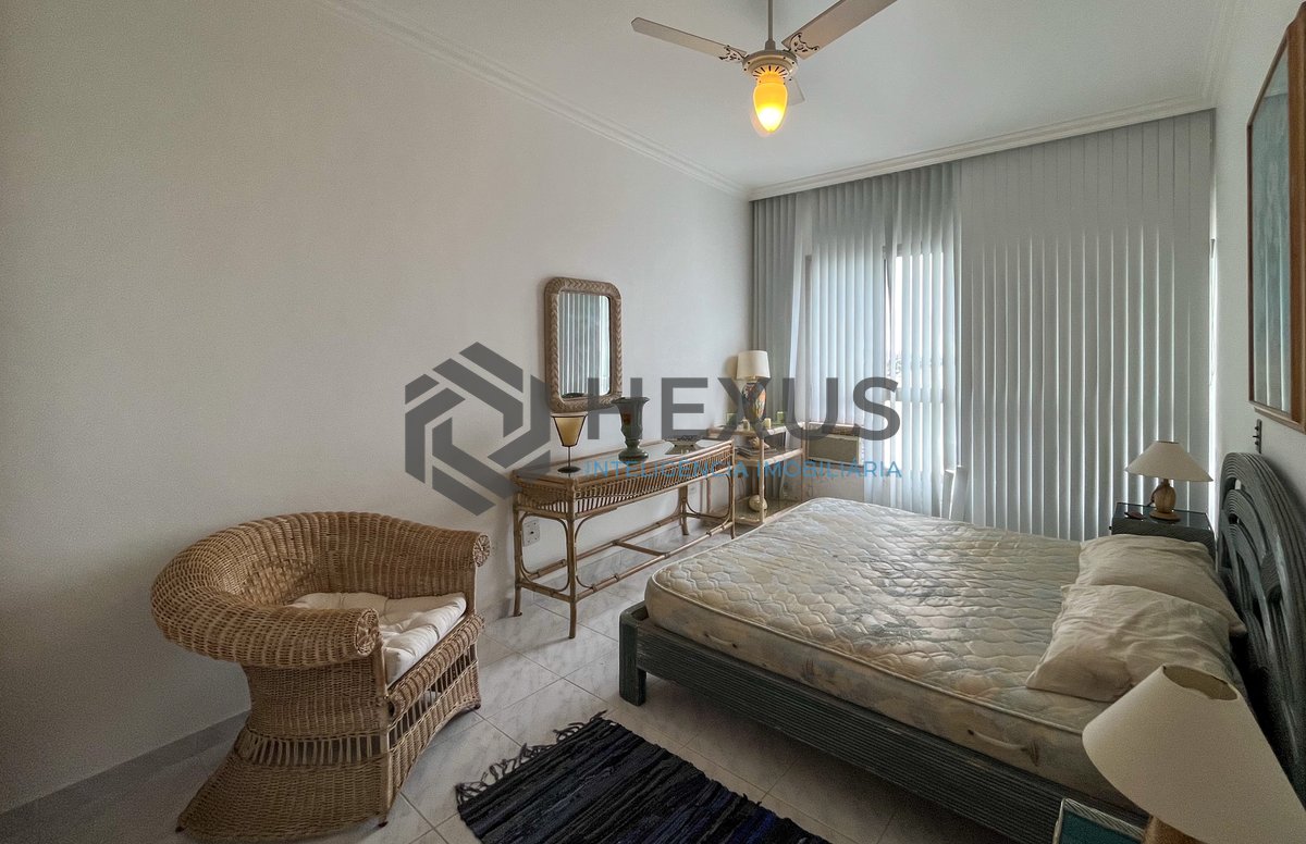 Foto 20 de Apartamento com varanda vista mar na beira mar da Praia das Pitangueiras, Guaruja