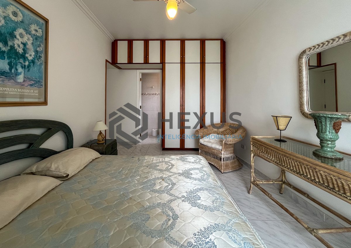Foto 22 de Apartamento com varanda vista mar na beira mar da Praia das Pitangueiras, Guaruja