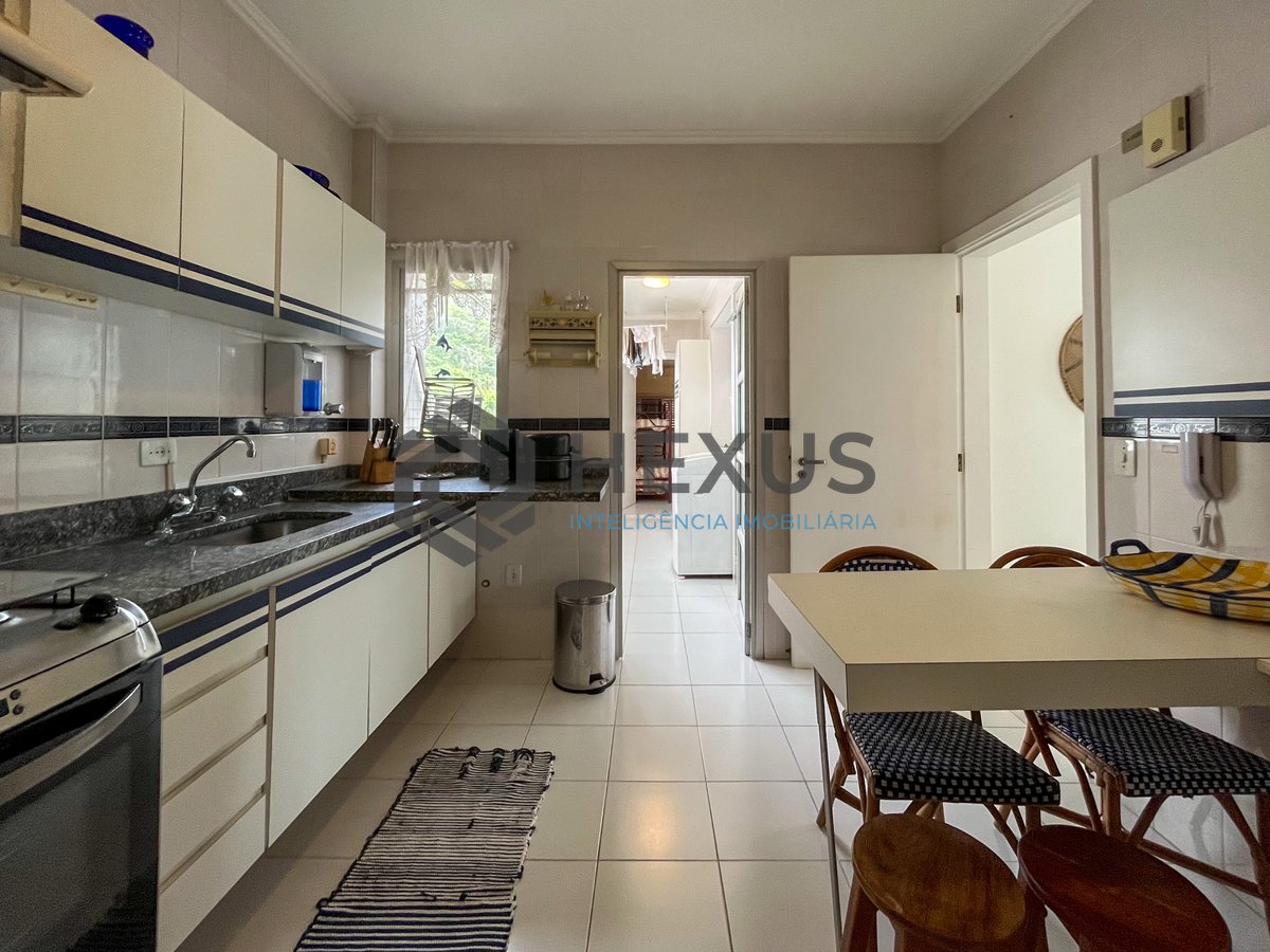 Foto 28 de Apartamento com varanda vista mar na beira mar da Praia das Pitangueiras, Guaruja