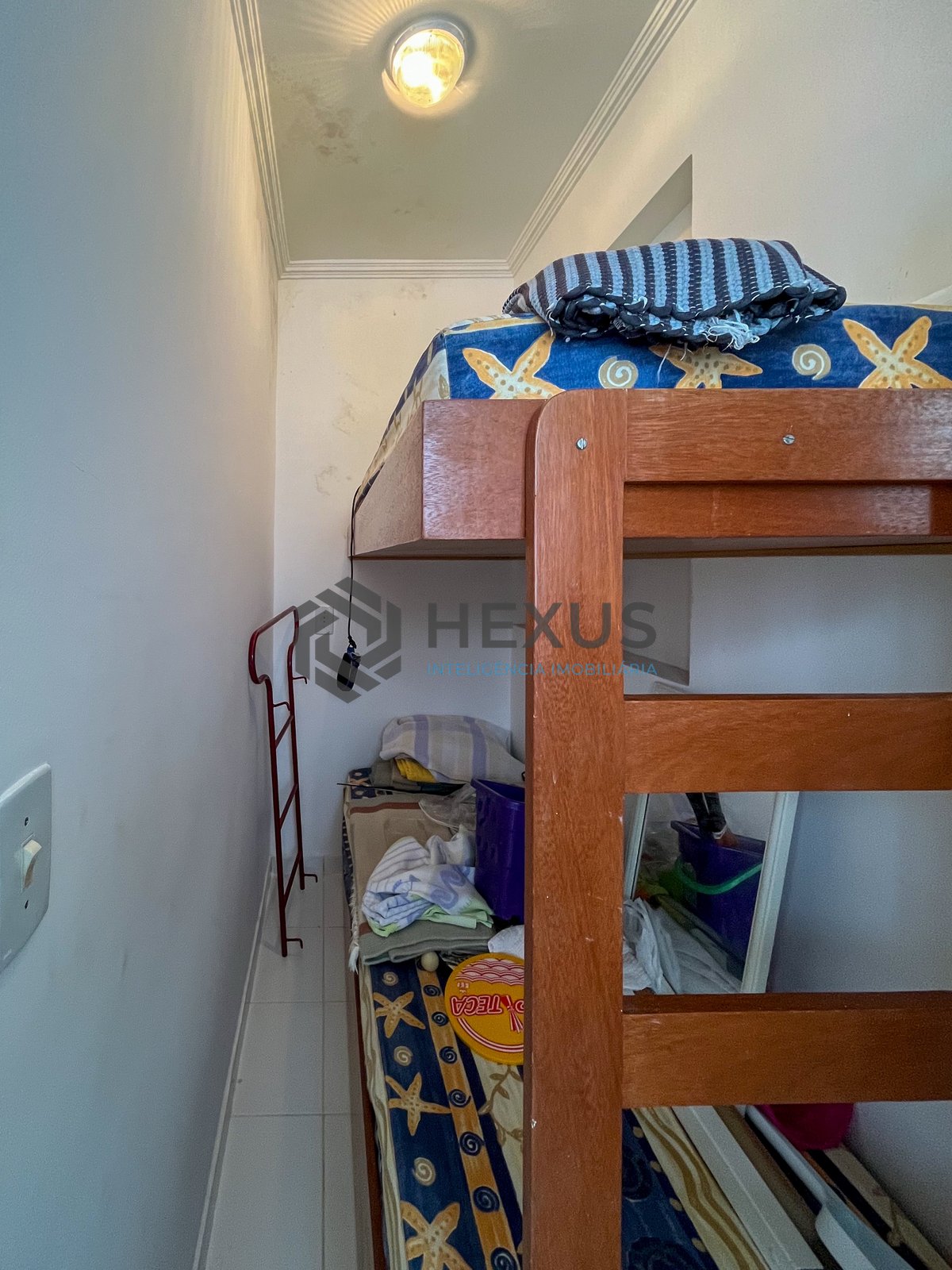 Foto 34 de Apartamento com varanda vista mar na beira mar da Praia das Pitangueiras, Guaruja