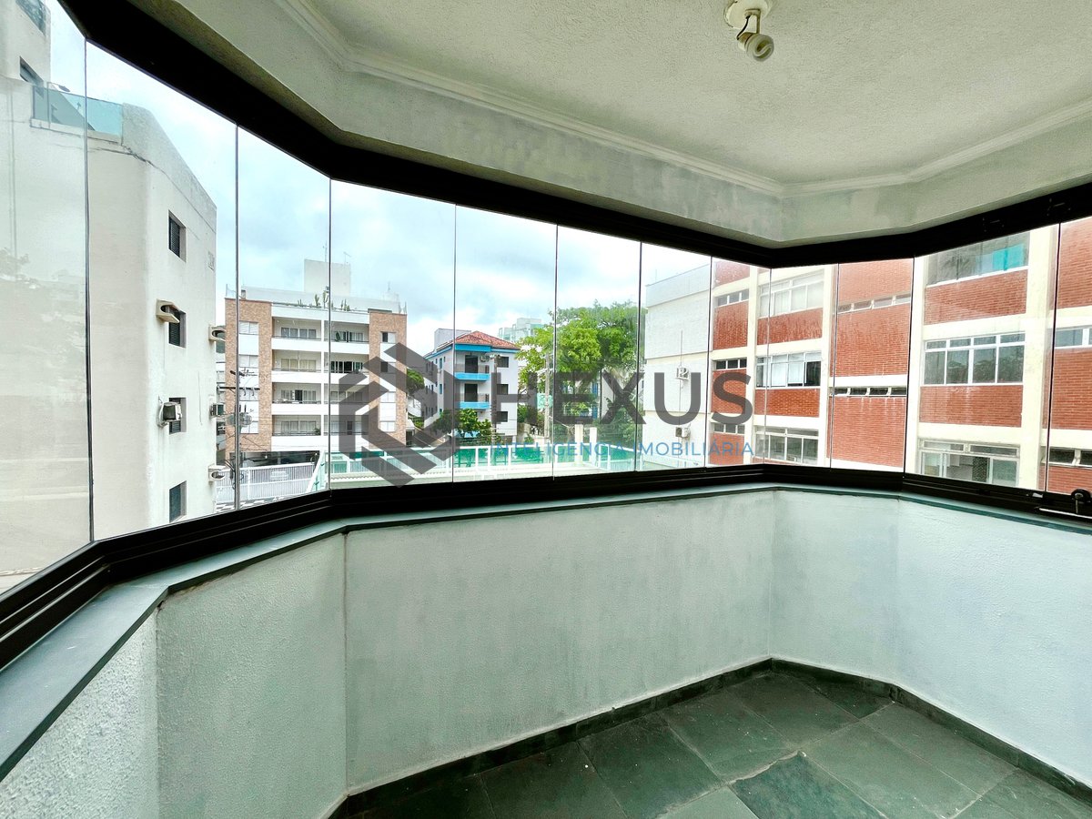 Foto 5 de Apartamento com varanda e lazer na Praia do Tombo, Guaruja