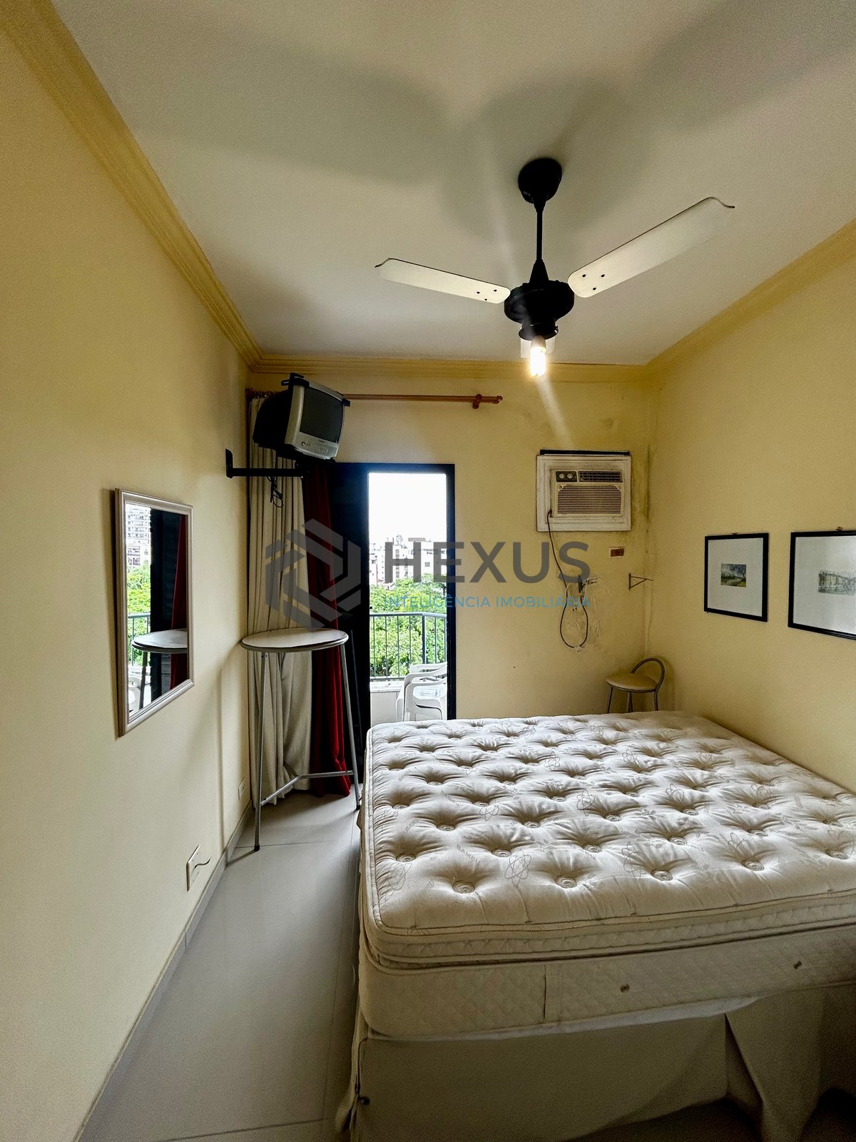 Foto 12 de Apartamento com varanda e lazer na Praia da Enseada, Guaruja