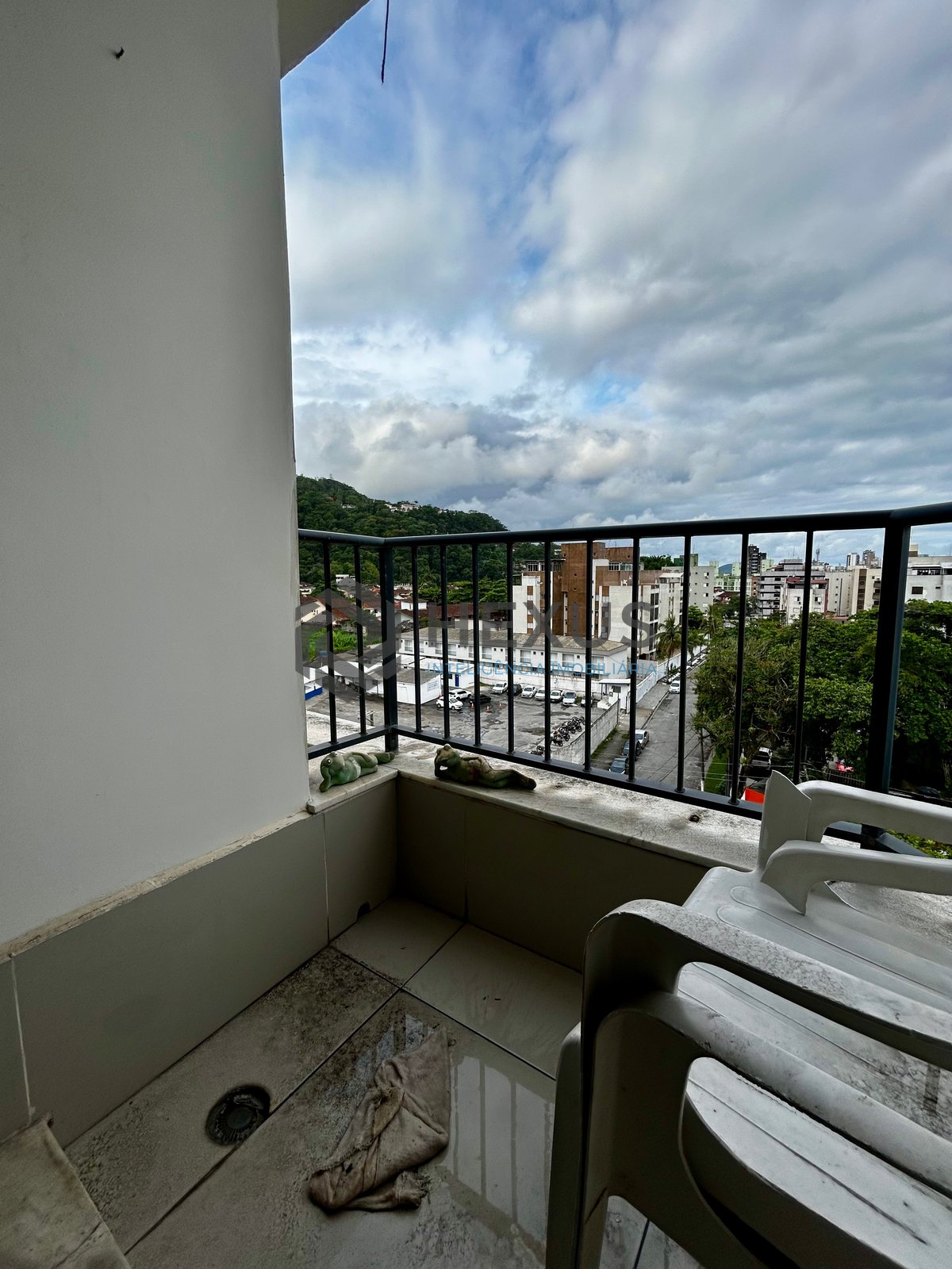 Foto 14 de Apartamento com varanda e lazer na Praia da Enseada, Guaruja