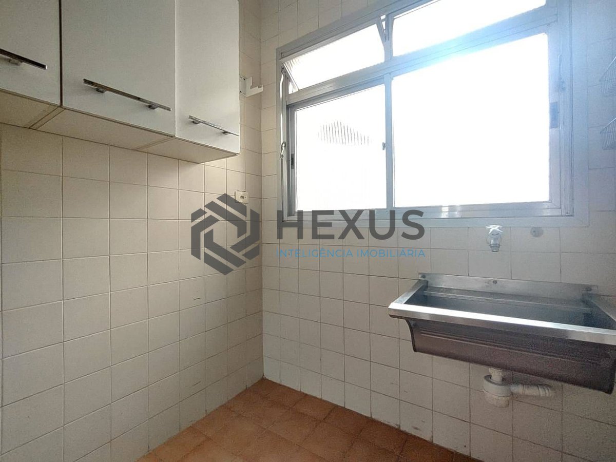 Foto 19 de Apartamento com varanda e lazer na Praia da Enseada, Guaruja
