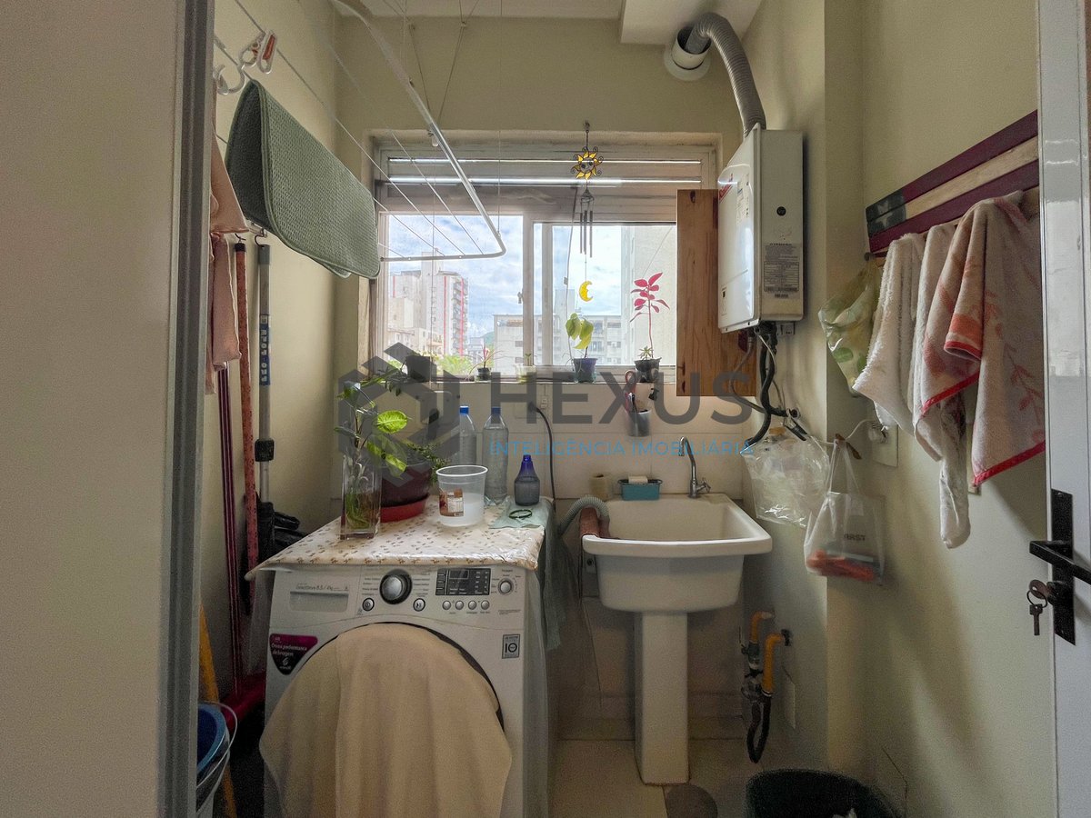 Foto 12 de Apartamento com varanda e lazer na Praia das Asturias, Guaruja