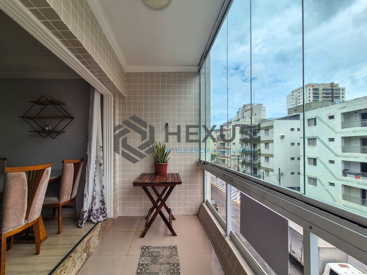 Foto 4 de Apartamento reformado com varanda na Praia das Asturias, Guaruja