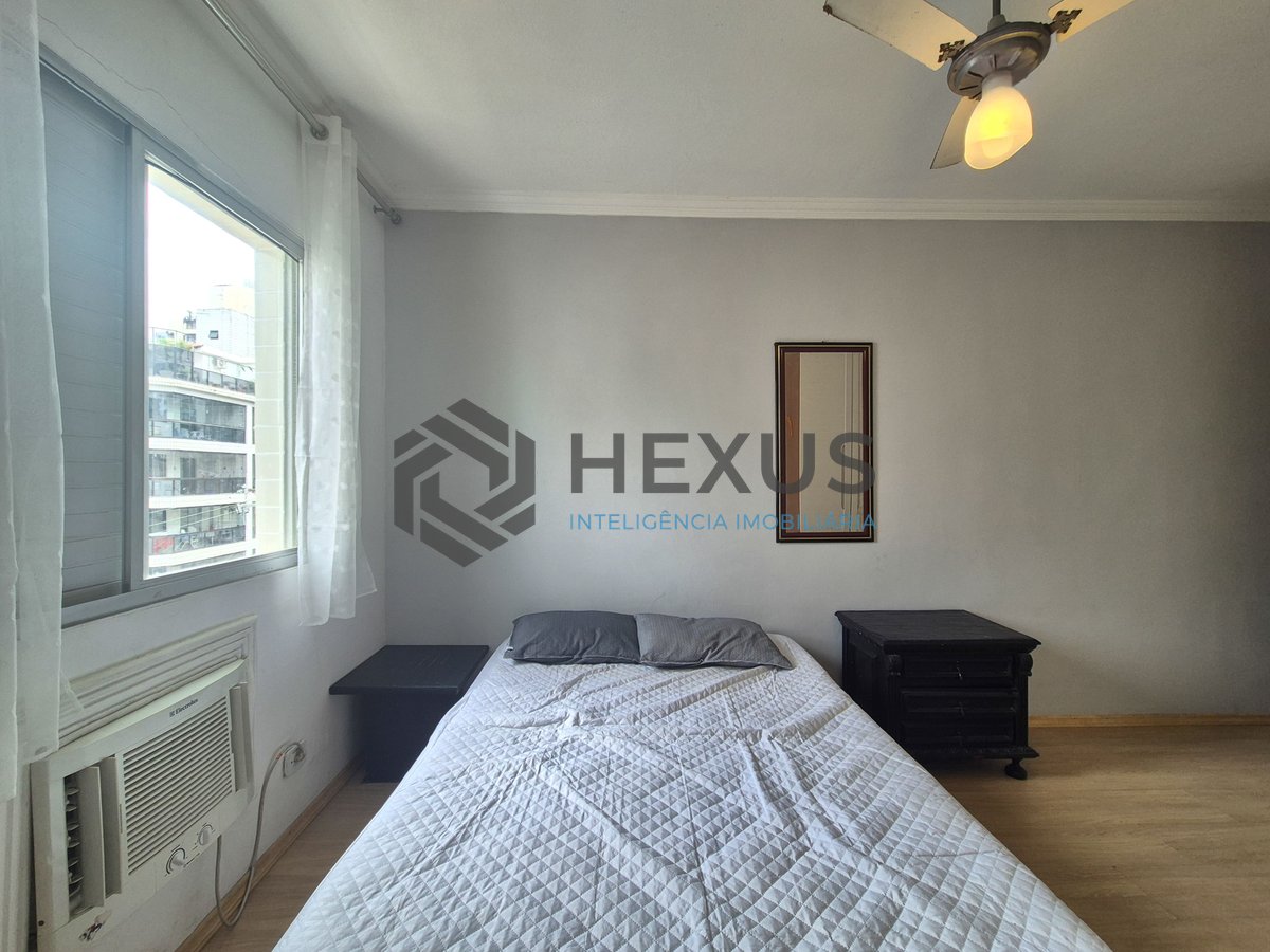 Foto 7 de Apartamento reformado com varanda na Praia das Asturias, Guaruja