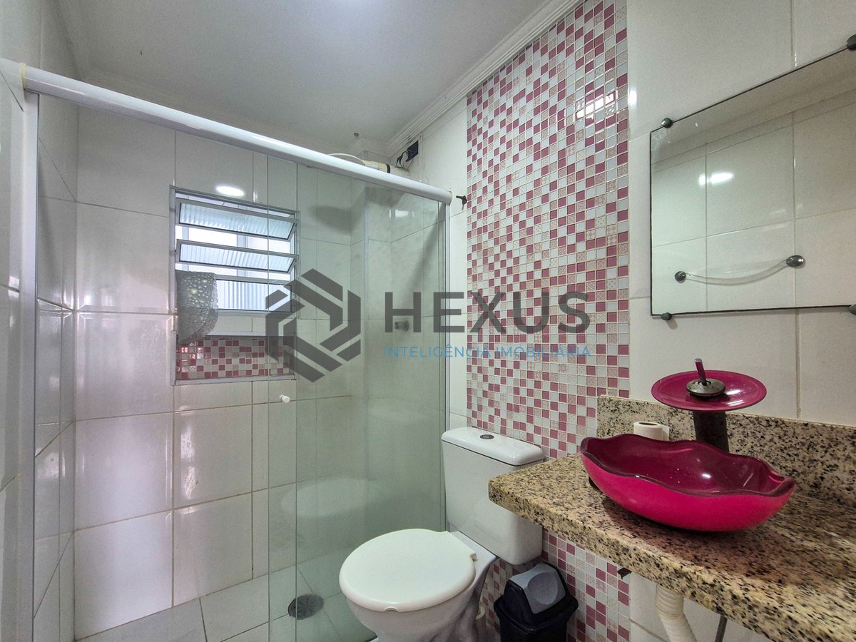 Foto 10 de Apartamento reformado com varanda na Praia das Asturias, Guaruja