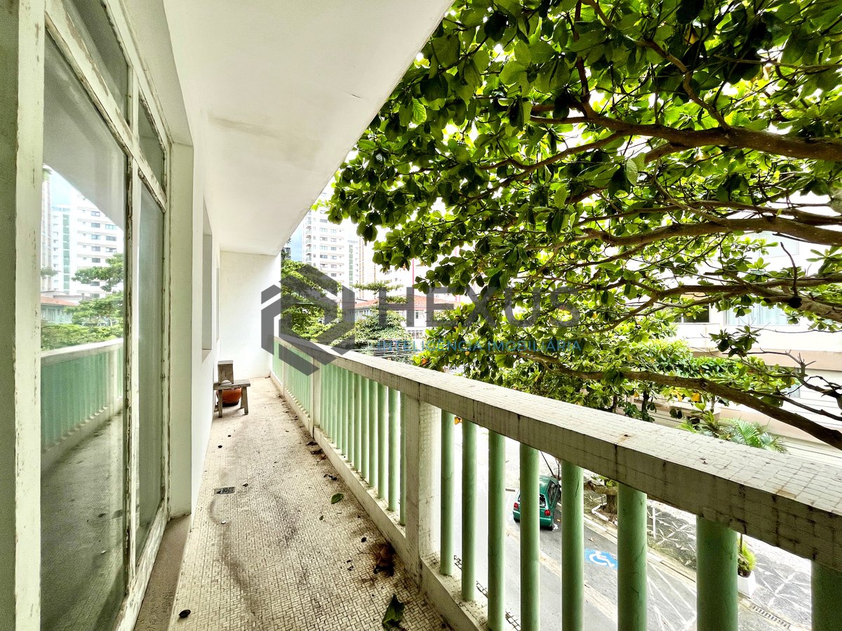 Foto 2 de Apartamento com varanda vista mar na beira mar da Praia das Pitangueiras, Guarujá