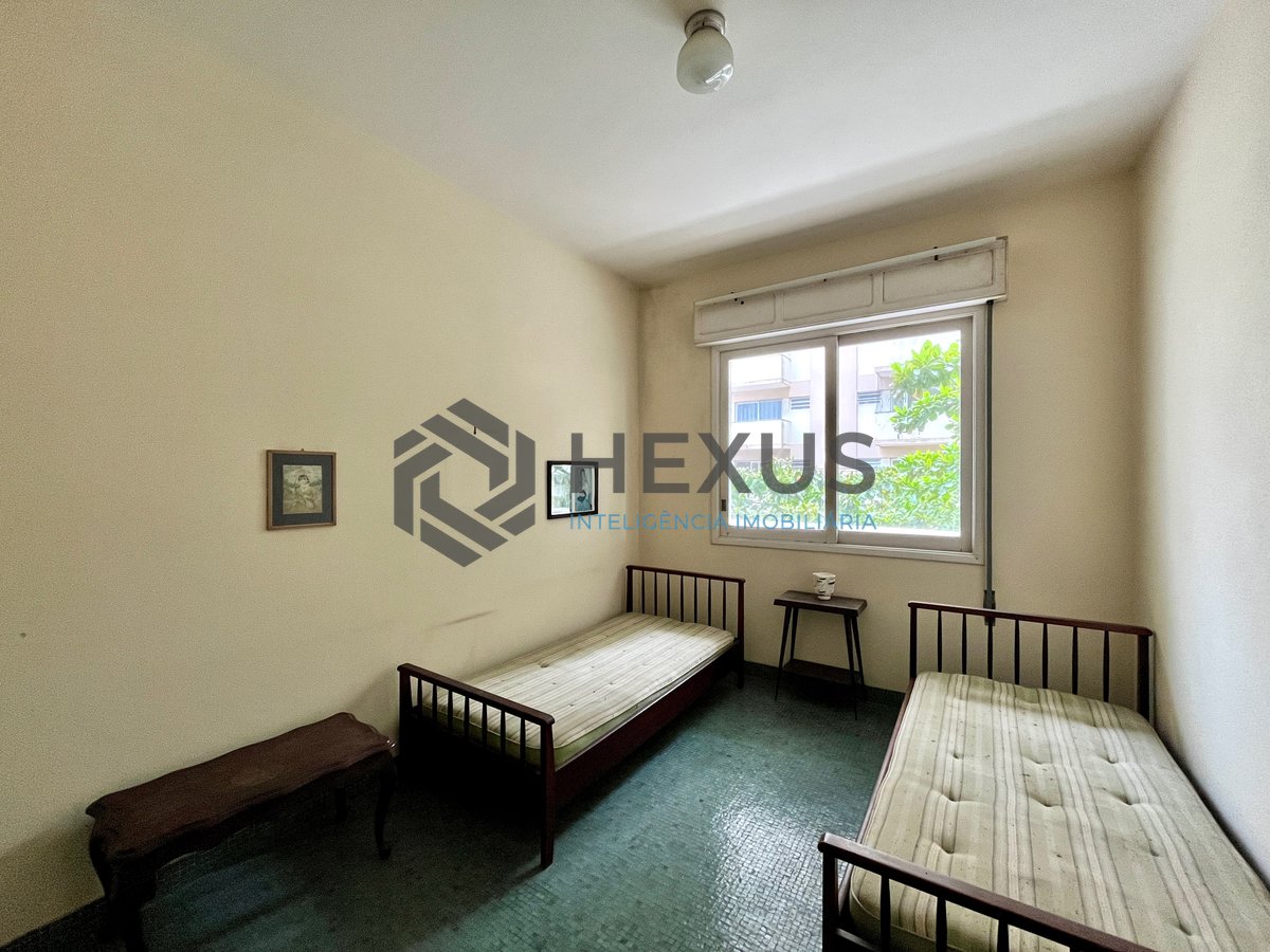 Foto 10 de Apartamento com varanda vista mar na beira mar da Praia das Pitangueiras, Guarujá