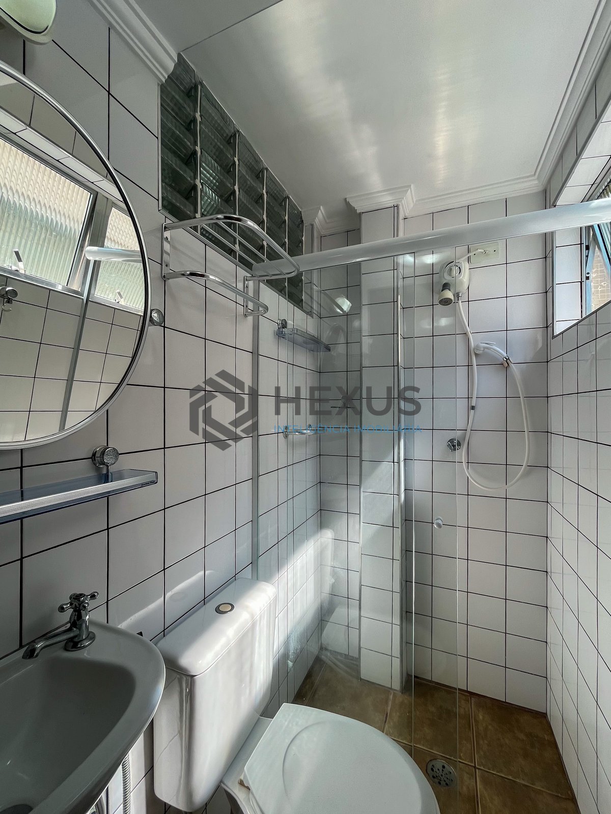 Foto 20 de Apartamento com varanda na quadra mar no Tombo, Guarujá