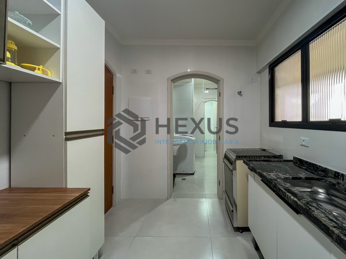 Foto 20 de Apartamento com varanda e lazer na Praia das Pitangueiras, Guaruja