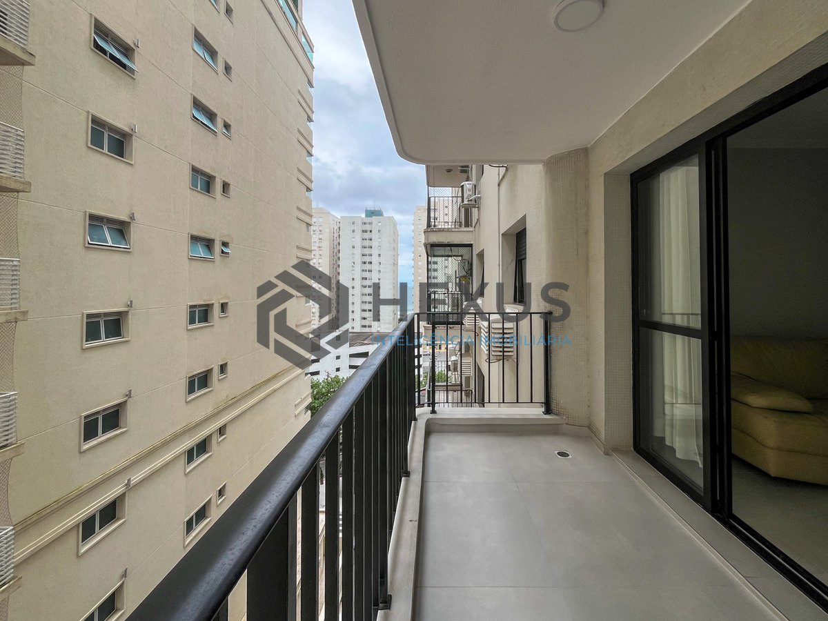 Foto 7 de Apartamento com varanda e lazer na Praia das Pitangueiras, Guaruja
