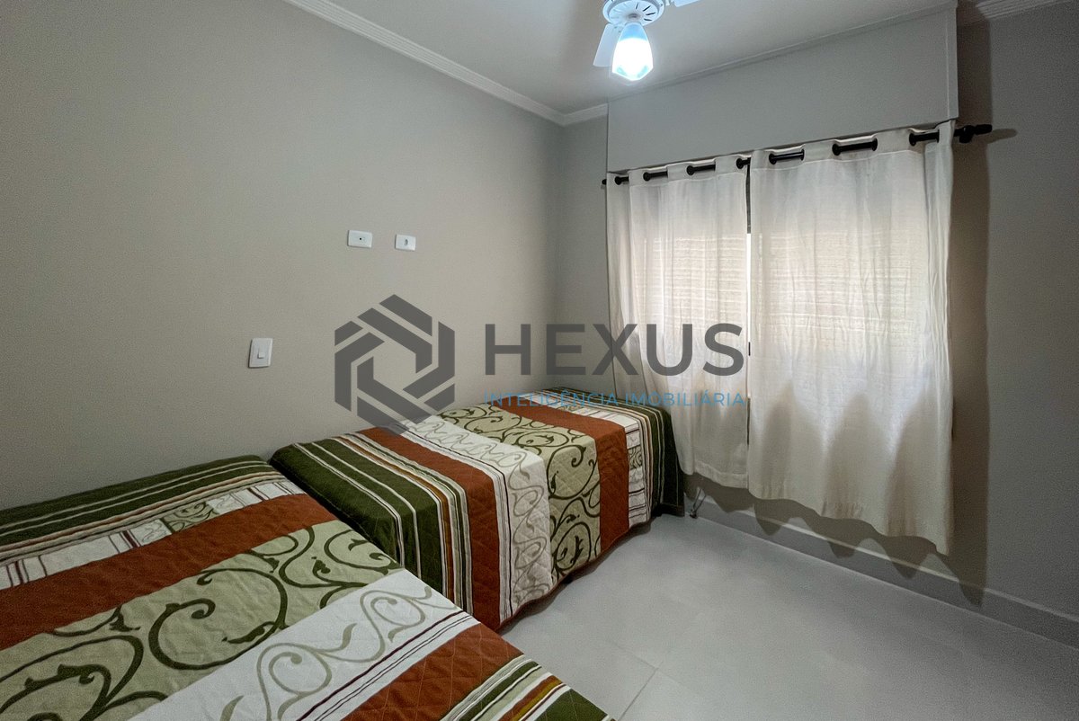 Foto 10 de Apartamento com varanda e lazer na Praia das Pitangueiras, Guaruja