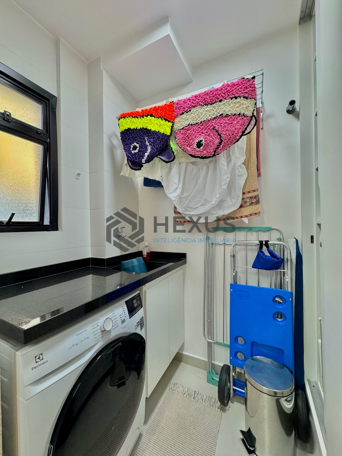 Foto 24 de Apartamento com varanda e lazer a 2 quadras da Praia do Tombo, Guarujá