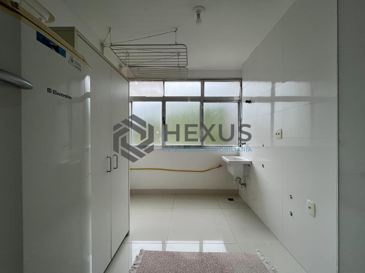 Foto 34 de Apartamento frente mar com varanda vista mar e lazer na Praia das Pitanagueiras, Guaruja
