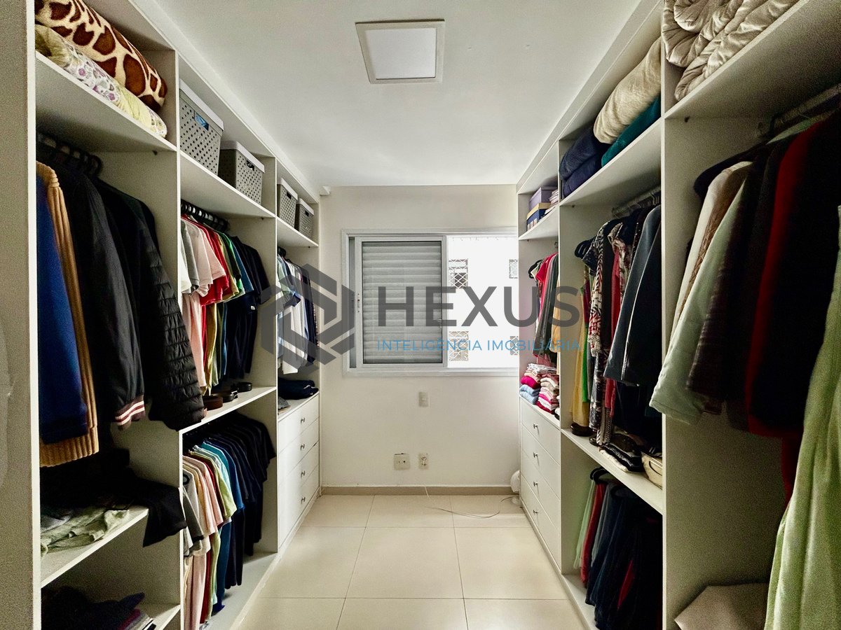 Foto 18 de Apartamento reformado com varanda gourmet e lazer na Praia das Pitangueiras, Guaruja