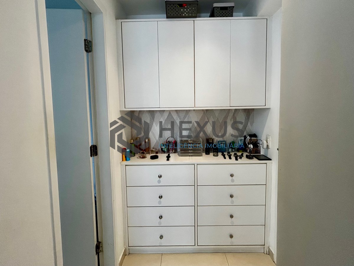 Foto 23 de Apartamento reformado com varanda gourmet e lazer na Praia das Pitangueiras, Guaruja
