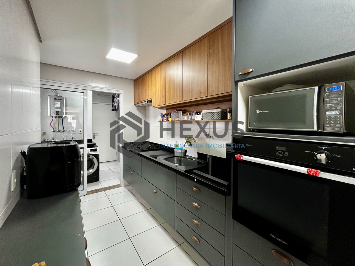 Foto 29 de Apartamento reformado com varanda gourmet e lazer na Praia das Pitangueiras, Guaruja
