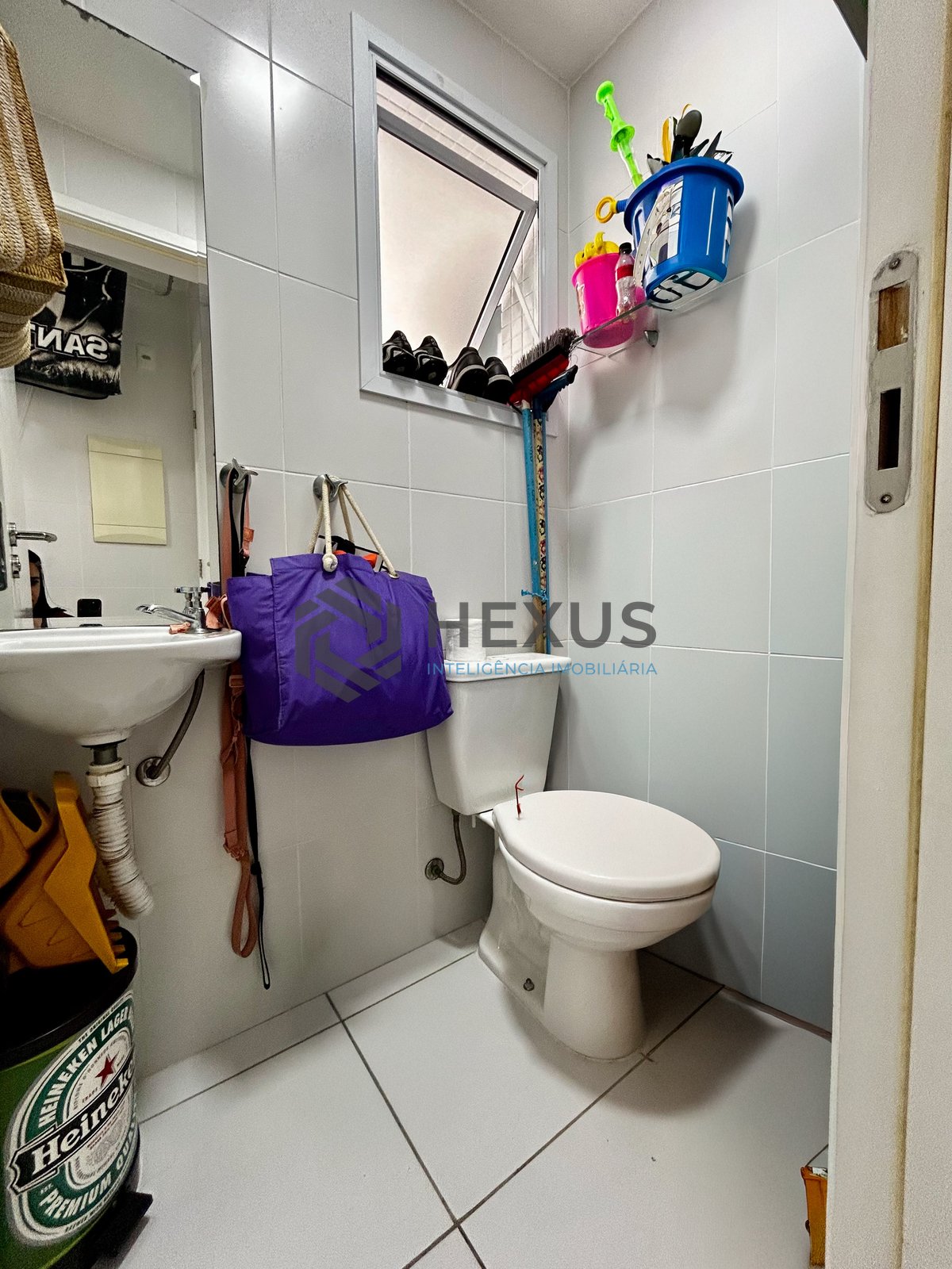 Foto 32 de Apartamento reformado com varanda gourmet e lazer na Praia das Pitangueiras, Guaruja