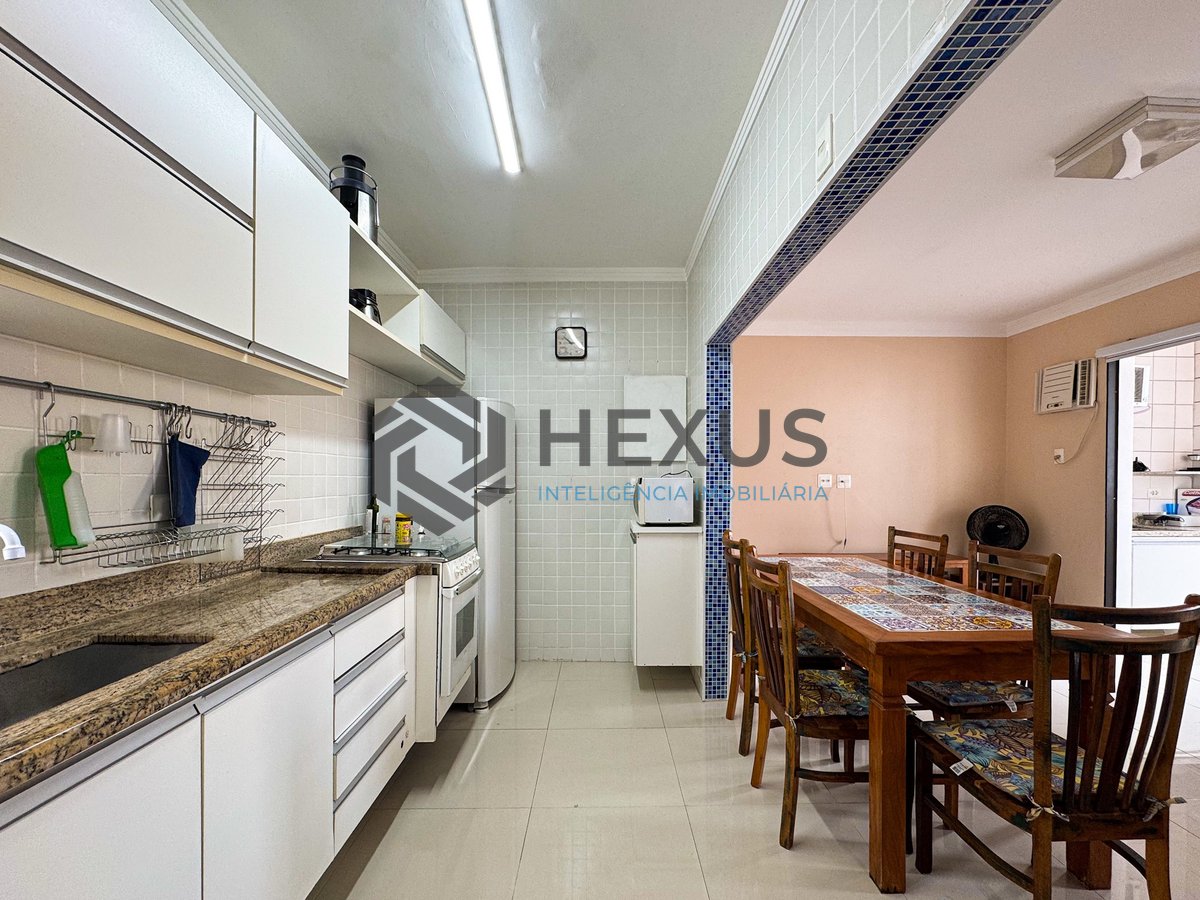 Foto 15 de Apartamento com varanda gourmet e lazer na Praia do Tombo, Guaruja