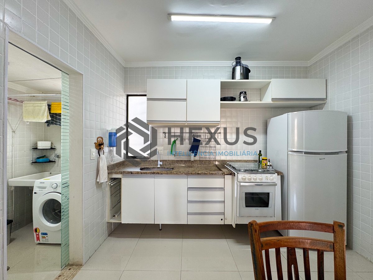 Foto 17 de Apartamento com varanda gourmet e lazer na Praia do Tombo, Guaruja