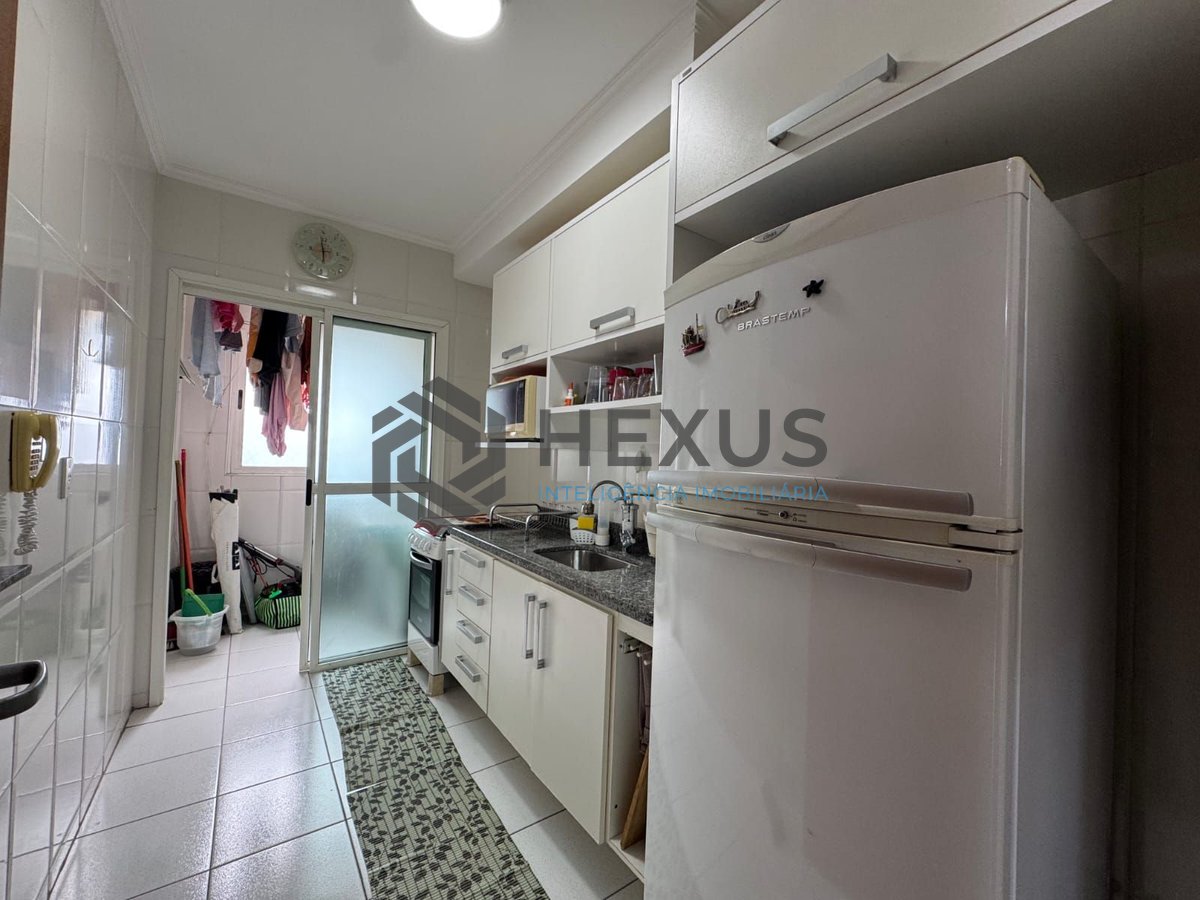 Foto 16 de Apartamento com varanda vista mar e lazer na beira mar da Praia do Tombo, Guaruja